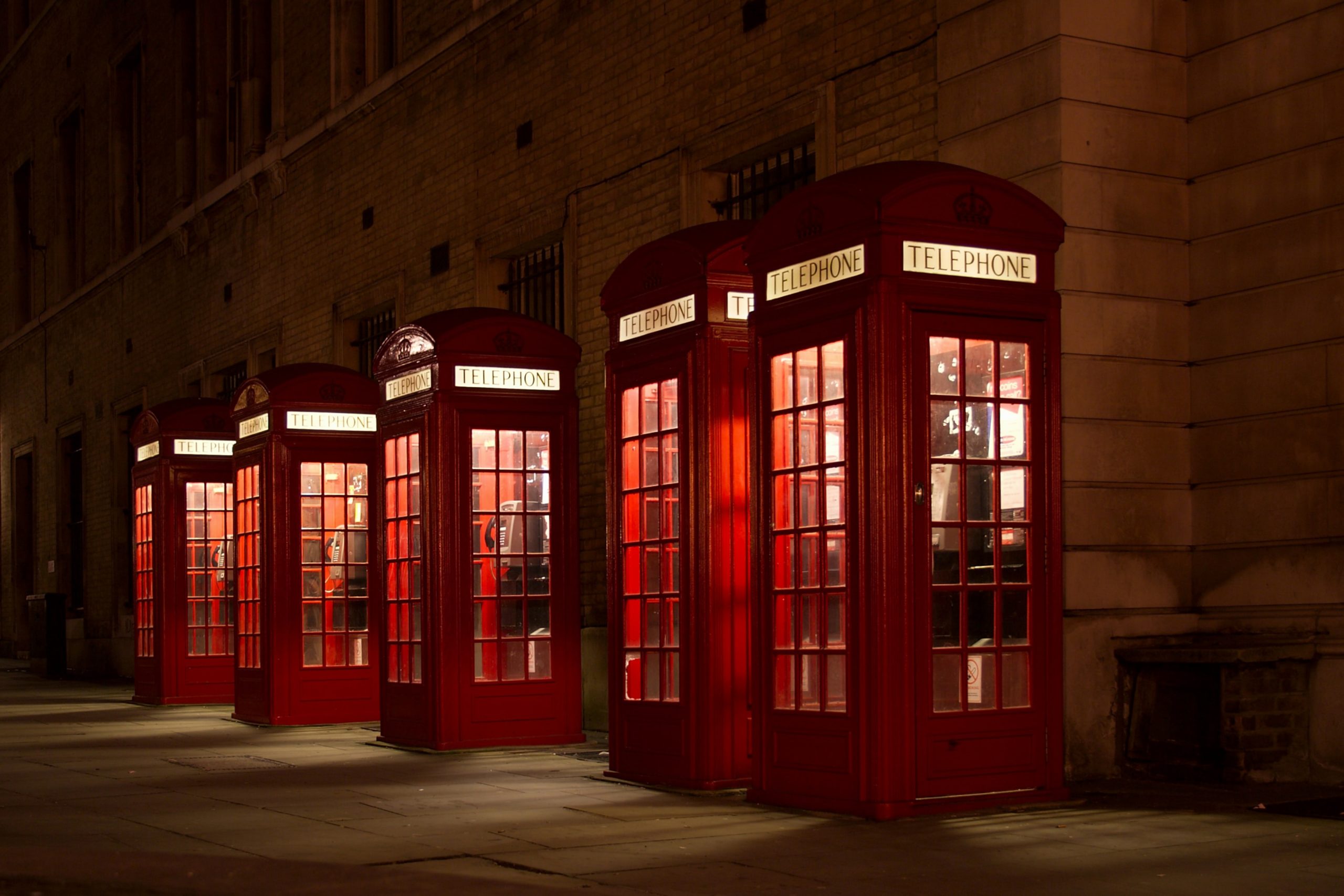 cabines telephoniques rouges
