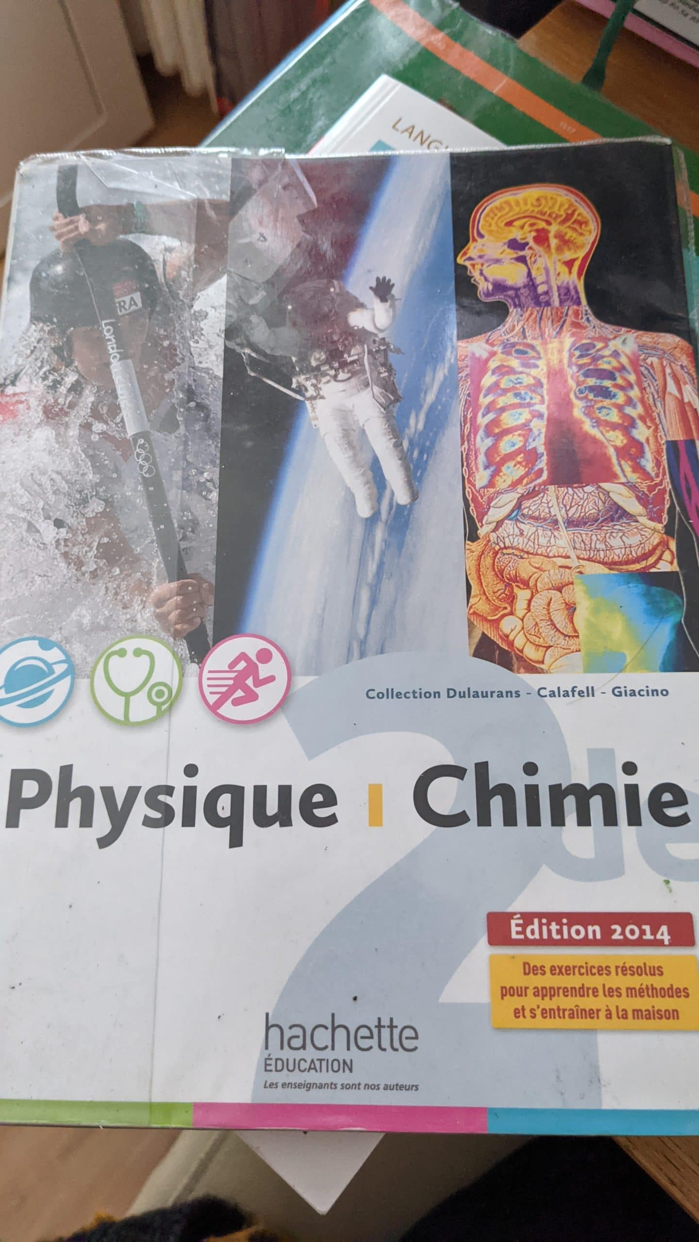 Physique Chimie Hachette Education - 2de - UPEA